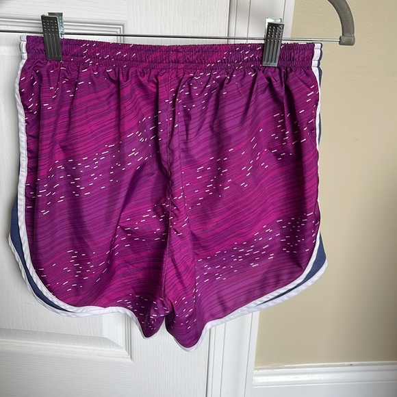 Nike running shorts - Picture 2 of 3